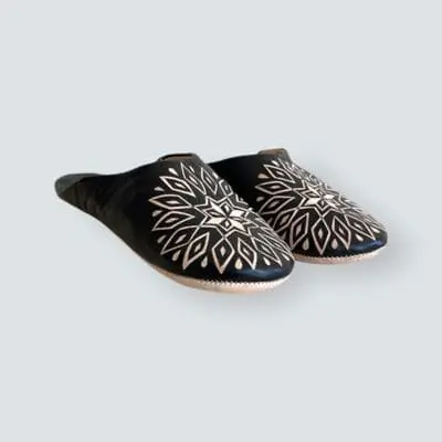 Moroccan handmade slippers in black with white pattern