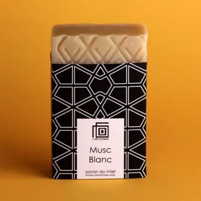 L' Art du bain soap in Musc Blanc variant in packaging