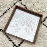 Marokkanisches handgefertigtes Tablett aus Walnussholz und Edelstahl