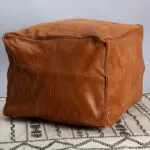 Marockansk handgjord fyrkantig läderpuff i ljusbrunt
