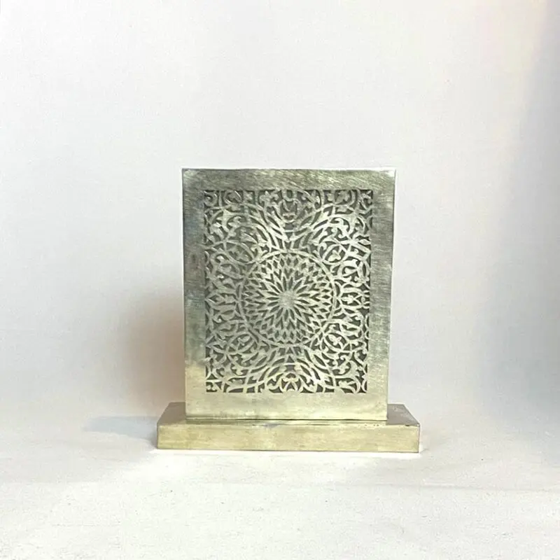 Lampe de table carrée faite main avec motif marocain