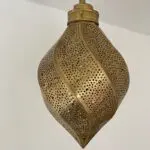 Lampe en forme de larme torsadée faite à la main marocaine