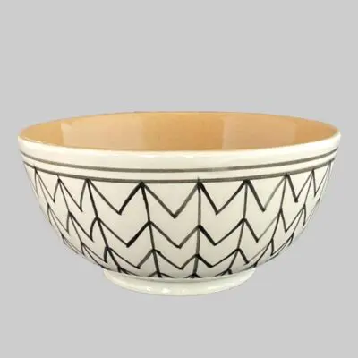 Marokkansk håndlavet skål i hvid med sort zigzagmønster