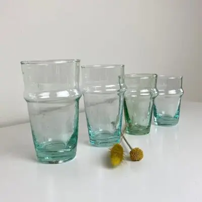 Marokkanisches mundgeblasenes Beldi-Glas in verschiedenen Größen