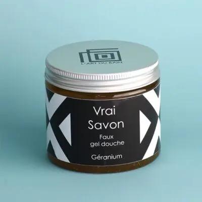 Vrai Savon soap in the geranium variety