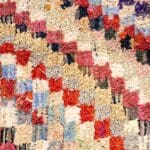 Håndvævet boucherouite tæppe i flerfarvet diagonalt stribe mønster, tæt