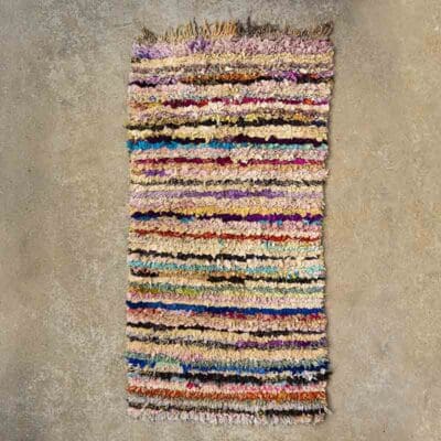 Håndvævet boucherouite tæppe i flerfarvet stribe mønster