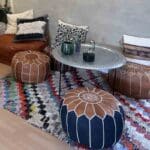 Håndlavet bakkebord stående i marokkansk inspireret lounge