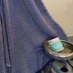 Marokkansk håndvævet hammam håndklæde med blåt marokkansk mønster