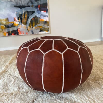 Moroccan pouf in cognac colored leather without a pattern in the middle_1