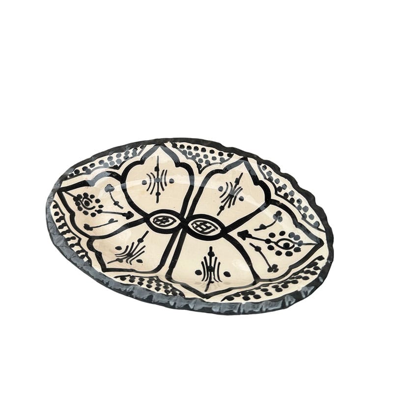 Se Marokkanske keramik tallerkner - oval takket - Sort hos Tibladin.dk