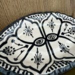 marokkansk keramik tallerken_oval med takket kant_sort