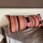 Marokkaans kussen gemaakt van vintage tapijt_TEDDY_motief 11