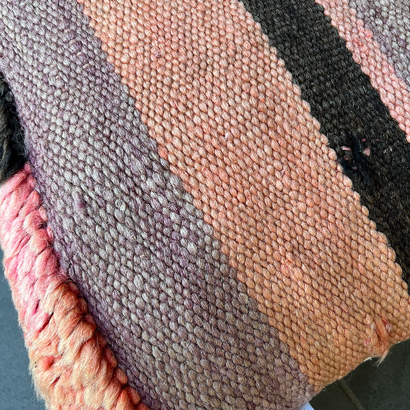 Marokkaans kussen gemaakt van vintage tapijt_TEDDY_motief 8