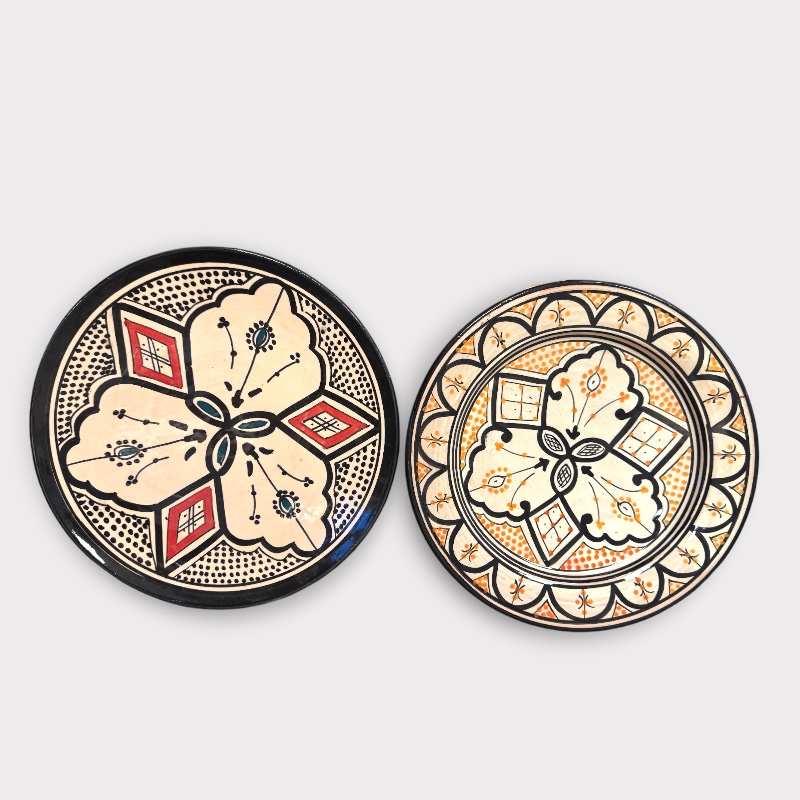 Tallerken 26 cm_sort med farvet mønster Tallerken 26 cm_sort med farvet mønster