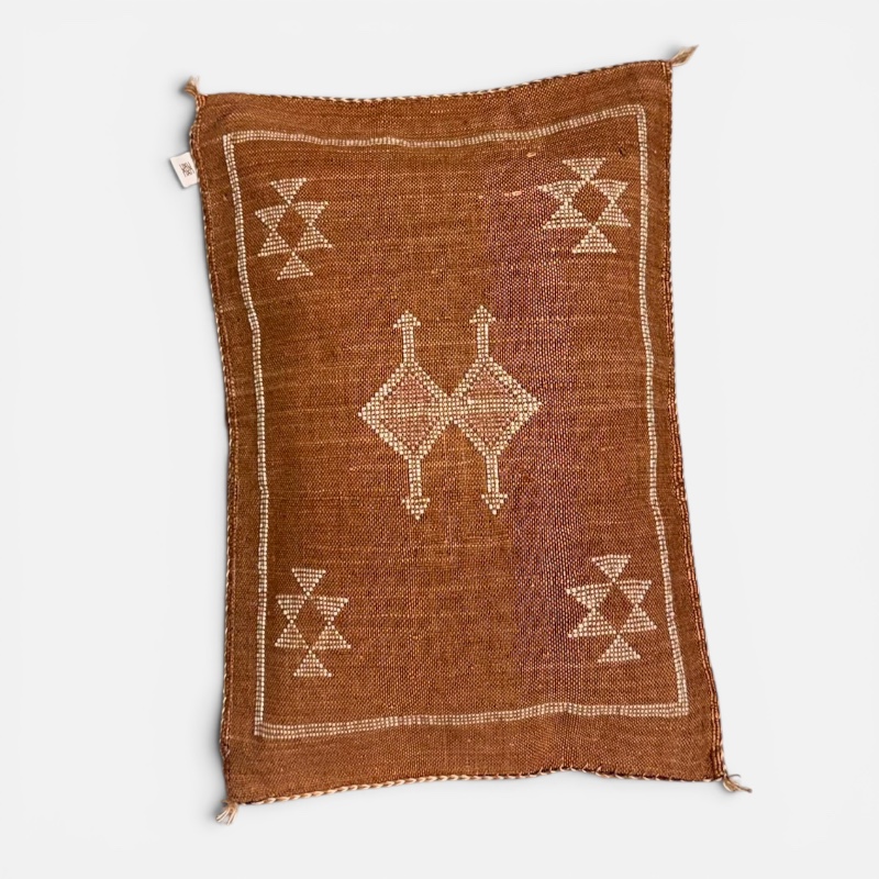 Motif 7 in earthy tones. Cactus silk pillowcase handmade in Morocco. Measures 40x60 cm.