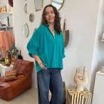 Shirt ANGEL TIDE_ turquoiseblauw shirt met opgenaaide engelenvleugels op de rug