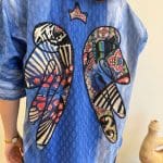 Shirt_Angel Mosaic_M in een prachtig majorelleblauw met opgestikte gekleurde vleugels