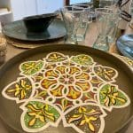 plateau en bois peint_FOREST dans des tons vert poussiéreux et jaune