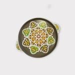 plateau en bois peint_FOREST dans des tons vert poussiéreux et jaune