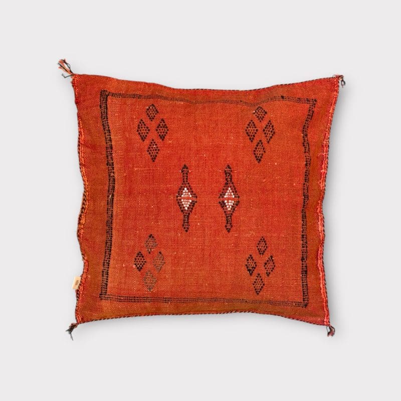 mørk orange kaktussilkebetræk med mørke geometriske mønstre - terracotta motiv 2