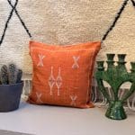 orange kaktussilkebetræk med mørke geometriske mønstre - terracotta motiv 5