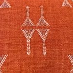 orange kaktussilkebetræk med mørke geometriske mønstre - terracotta motiv 5