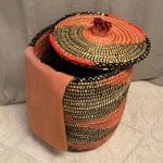 Marokkaanse mand met oranje en zwarte moenster 60 cm 1