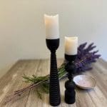 Kandelaars-in-zwart-hout_2