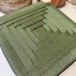 petit tabouret vert avec tresse en corde