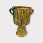 bloempot-schuilplaatsen-op-een-voet-geel-Tamegroute_11