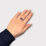 ring med dråpeformet ametyststein