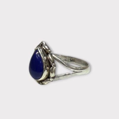 ring with teardrop-shaped amethyst stone