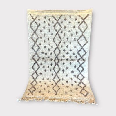 lille beni ouarain i lys uld med sandfarvet mønster - måler 102x154 cm