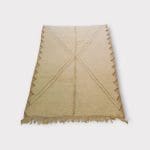 Beni Ouarain tæppe_ZEN måler 217x296 - hvid uld med beige mønster