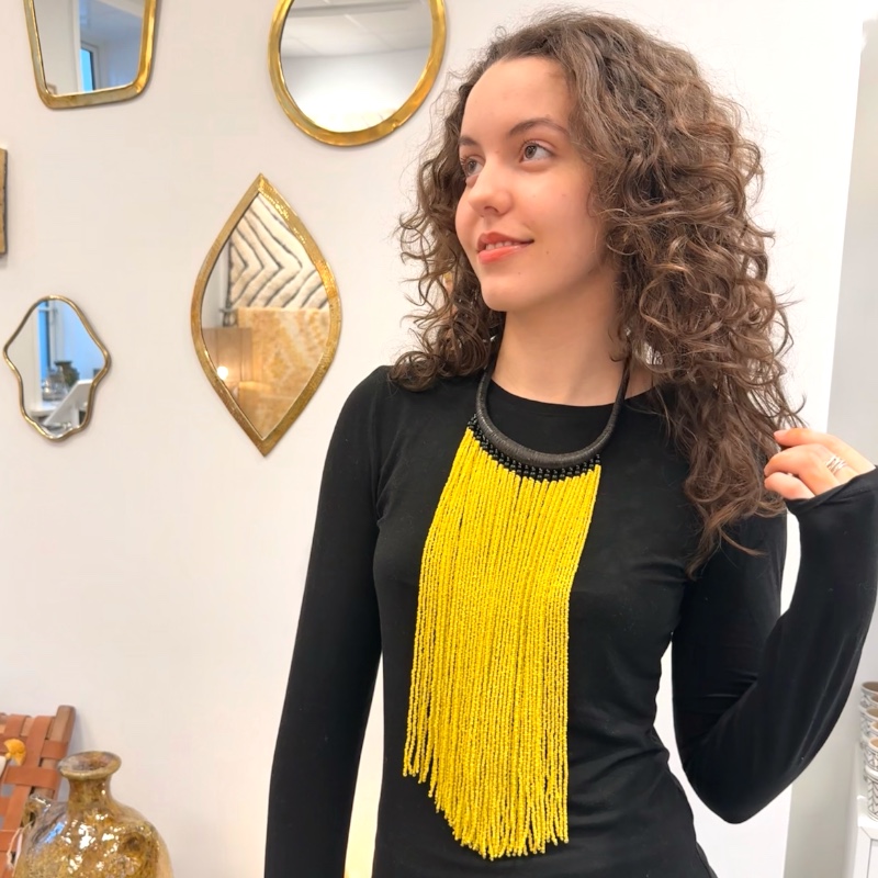 Perlehalskæde i gul