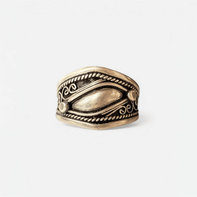 Tamila 1 ring in zilver. Handgemaakt. Onderdeel van de Amara collectie.