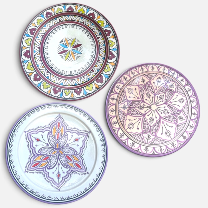 4D5B73F3-052F-471B-B3D7-121254738A8B Lilla marokkanske tallerkener som måler 35 cm i diameter.