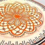 orange keramik tallerken håndlavet i marokko, måler 26 cm