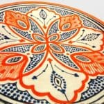 orange keramik tallerken håndlavet i marokko, måler 26 cm
