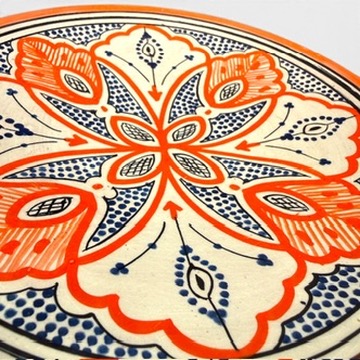 orange keramik tallerken håndlavet i marokko, måler 26 cm
