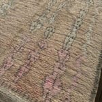 Stort vintage Boujaad tæppe i lyse sarte farver, beige og rosa