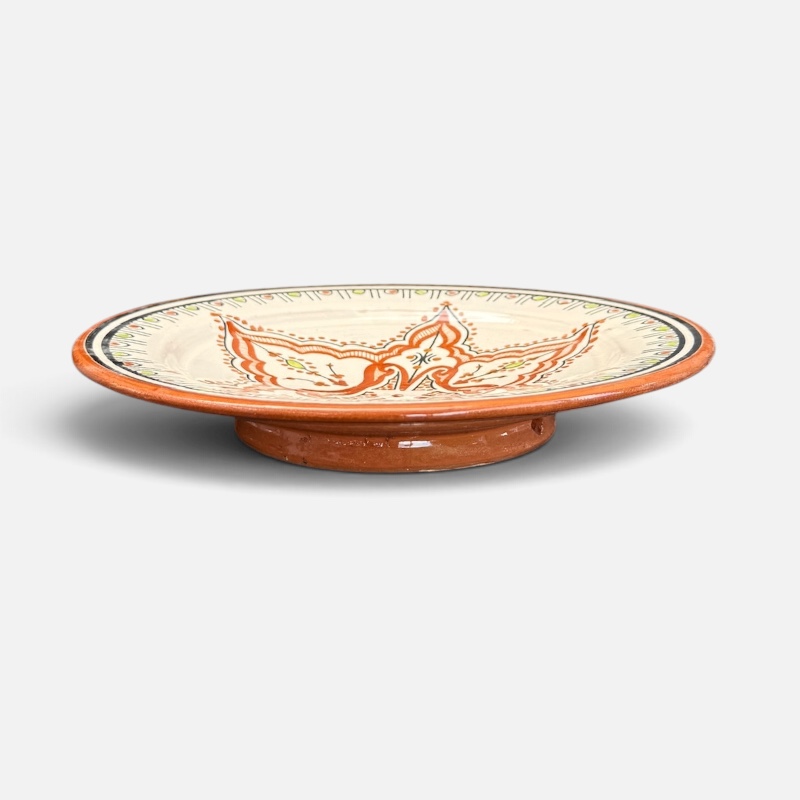 brun keramikktallerken håndlaget i Marokko. måler 26 cm
