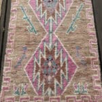 ZAHRA løber vintage berbertæppe i rosa, turkise og beige nuancer