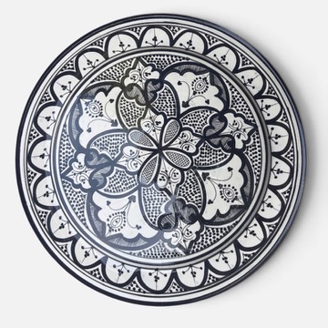 Black dish with detailed pattern, measuring 42 cm, handmade in Morocco.