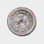 Beautiful couscous dish in ceramic measuring 28 centimeters. Blue with a colored pattern, and handmade in Morocco.