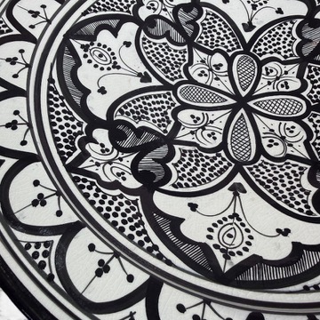 Black dish with detailed pattern, measuring 42 cm, handmade in Morocco.