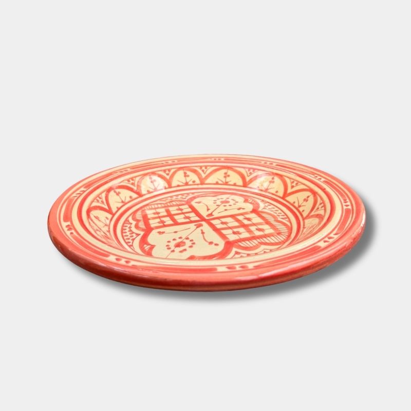 Beautiful couscous dish in ceramic measuring 28 centimeters. red. Handmade in Morocco.