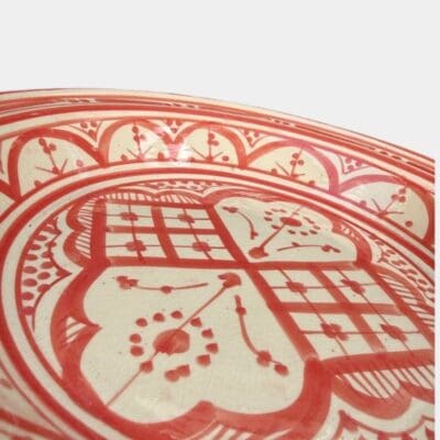 Beautiful couscous dish in ceramic measuring 28 centimeters. red. Handmade in Morocco.
