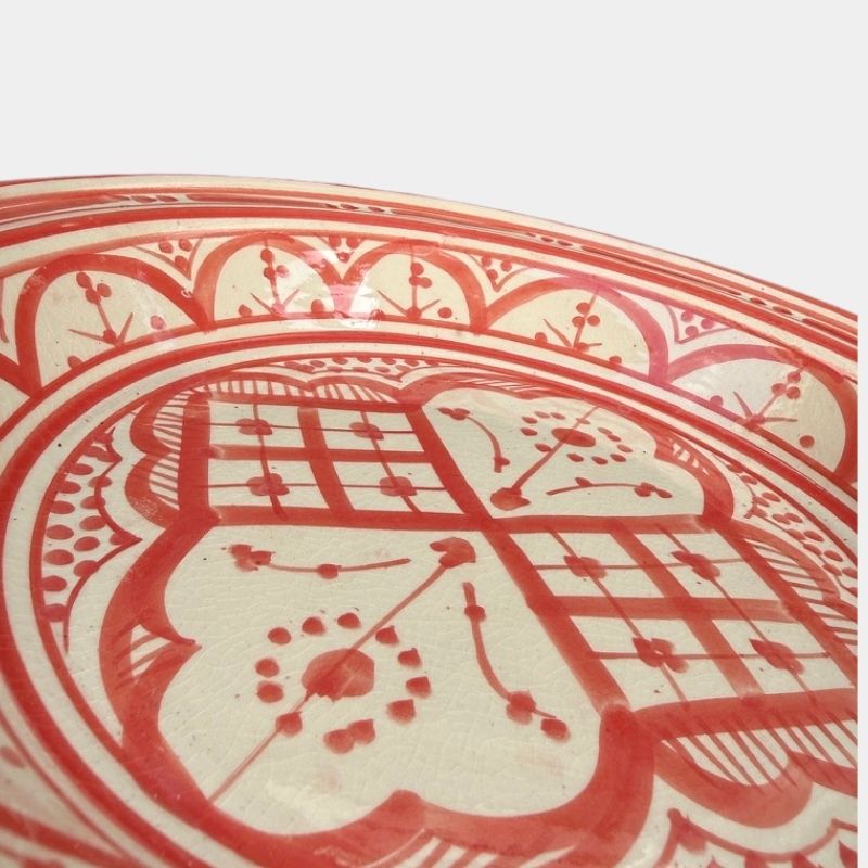 Beautiful couscous dish in ceramic measuring 28 centimeters. red. Handmade in Morocco.